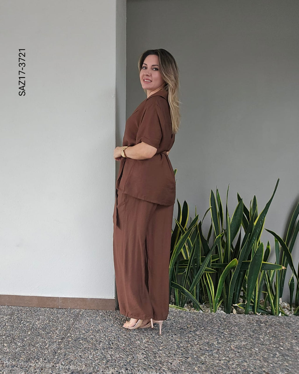 Set de blusa manga corta botones dorados Q 3721