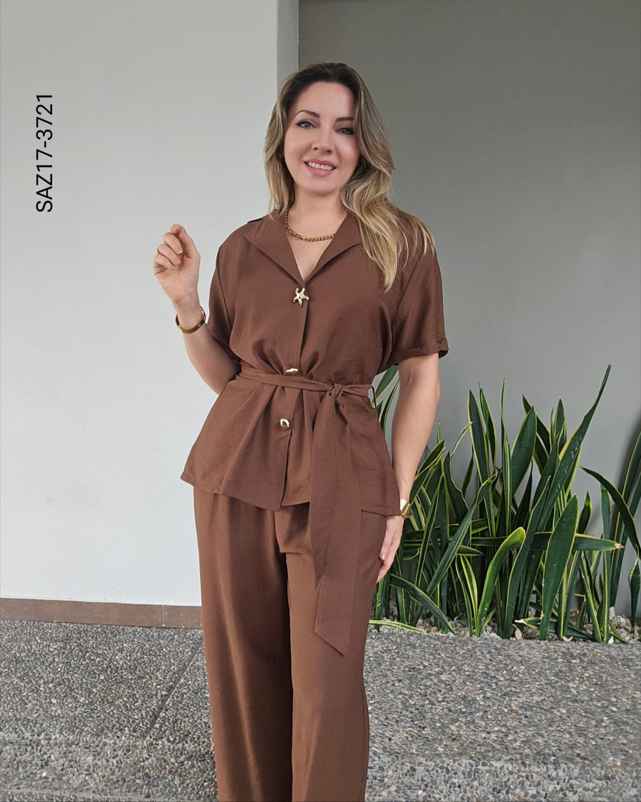 Set de blusa manga corta botones dorados Q 3721