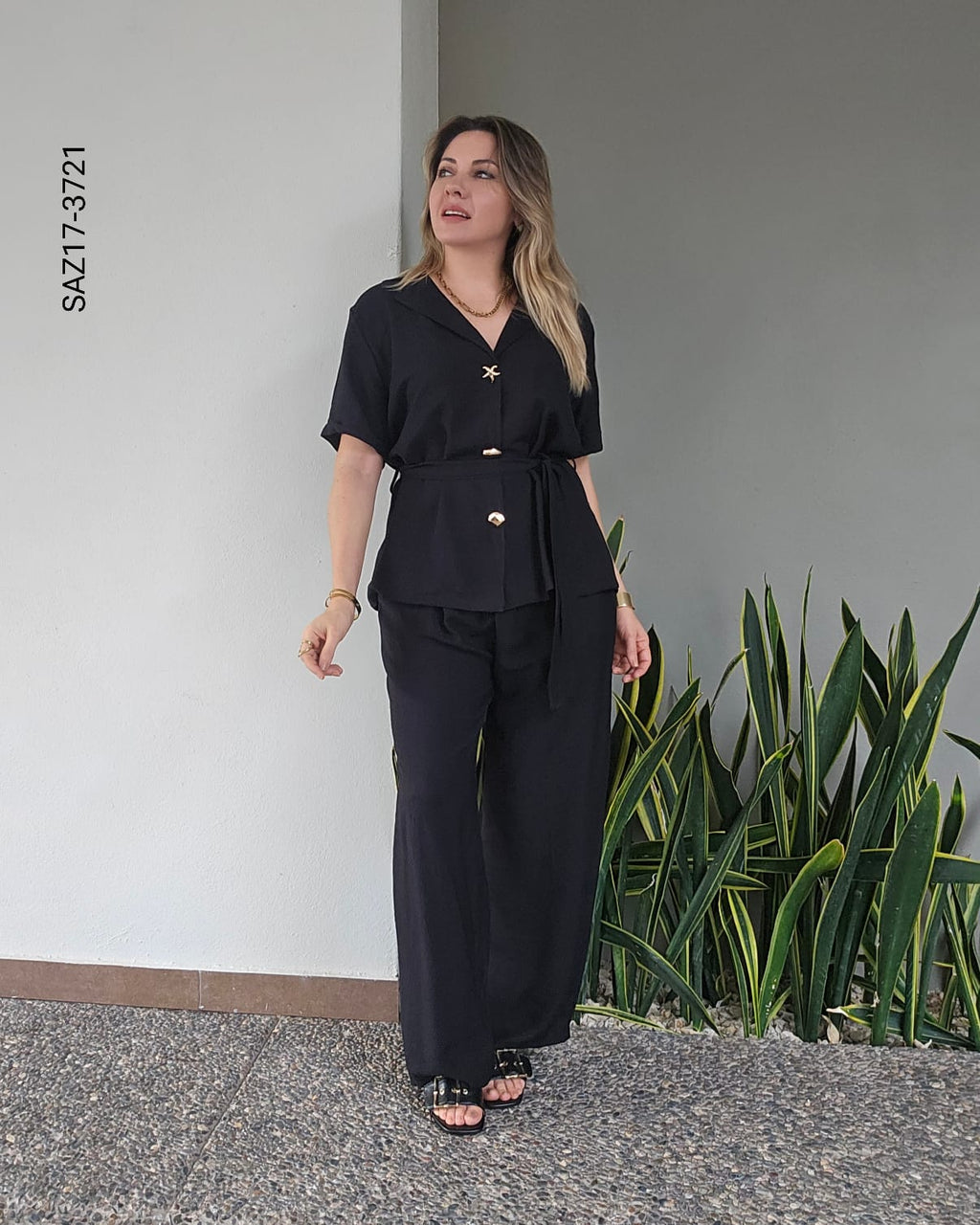 Set de blusa manga corta botones dorados Q 3721