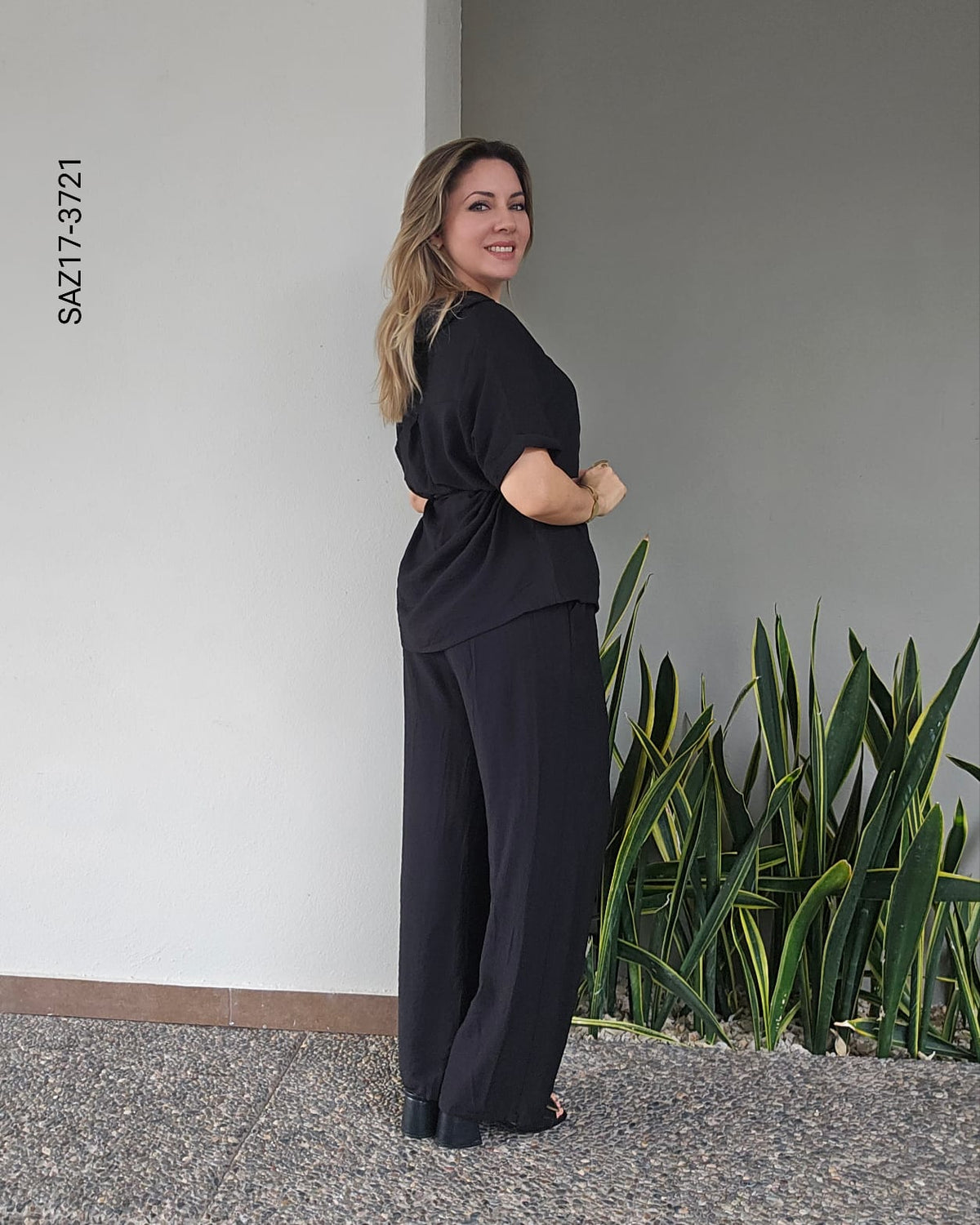 Set de blusa manga corta botones dorados Q 3721