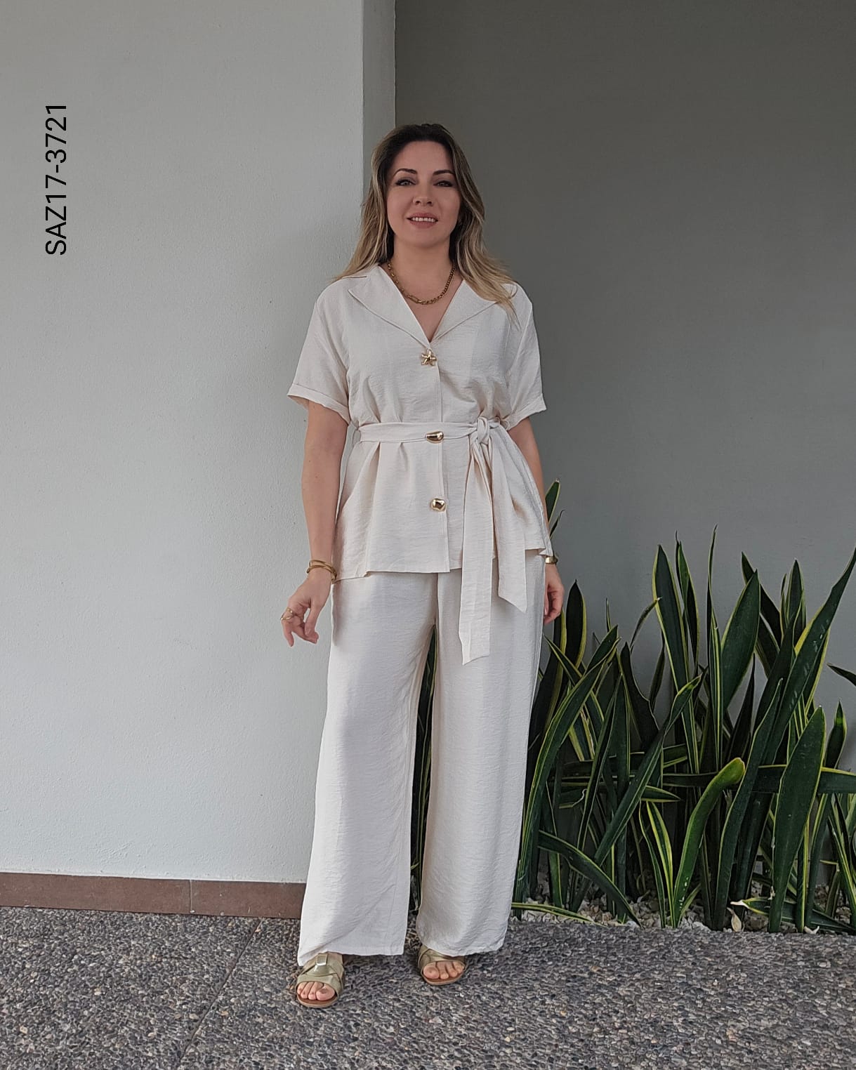 Set de blusa manga corta botones dorados Q 3721