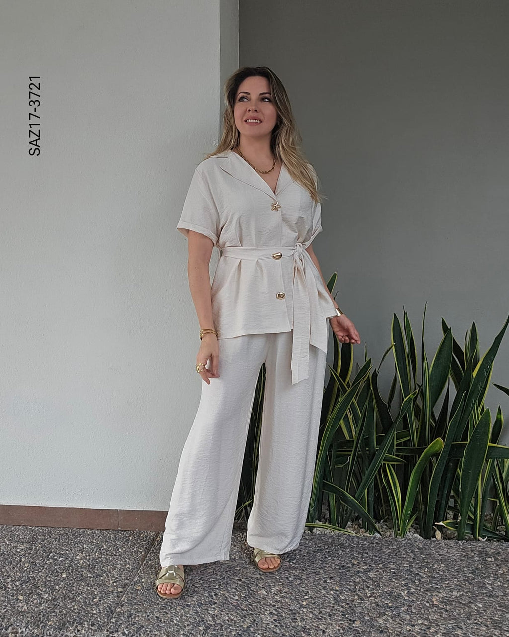 Set de blusa manga corta botones dorados Q 3721
