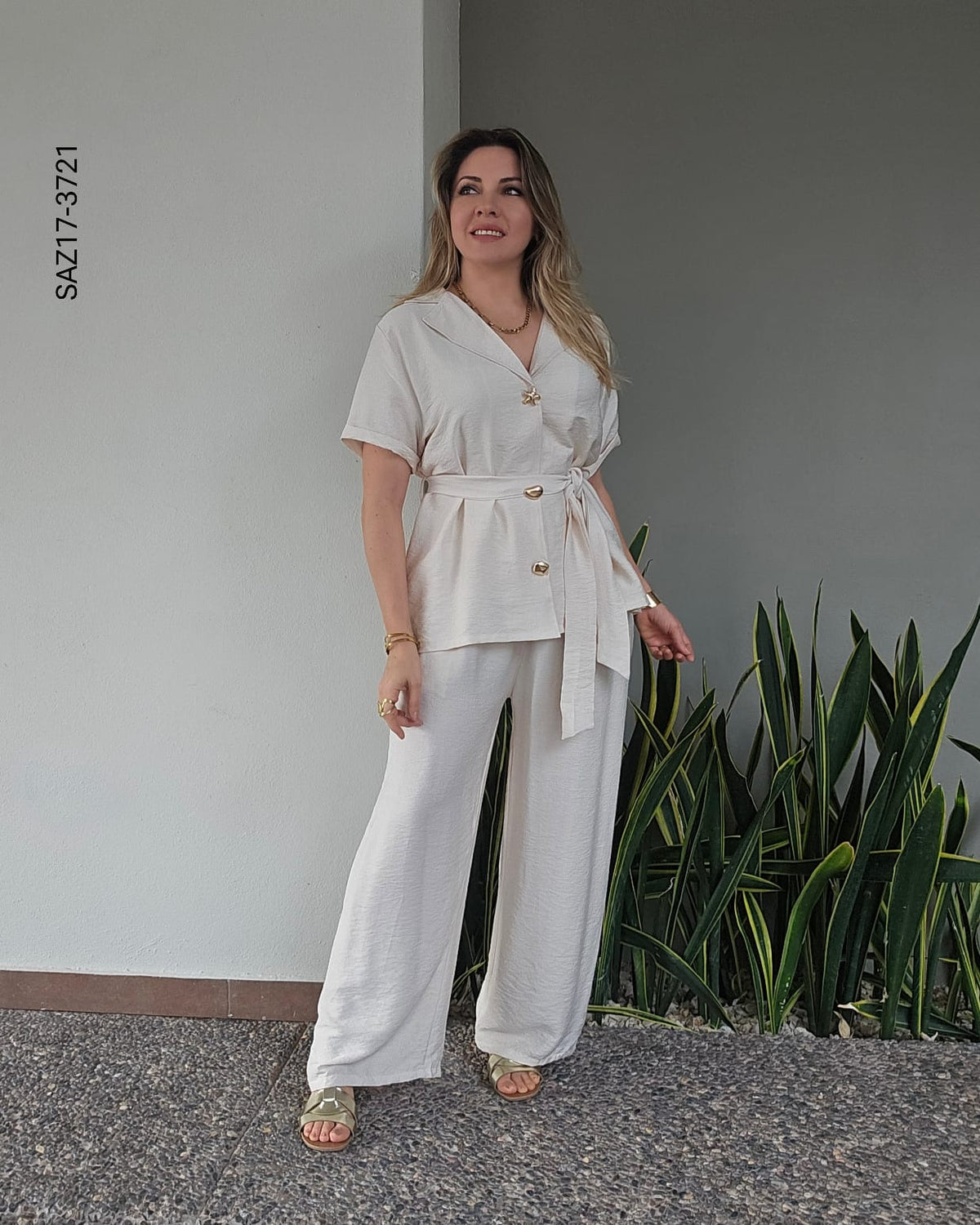 Set de blusa manga corta botones dorados Q 3721