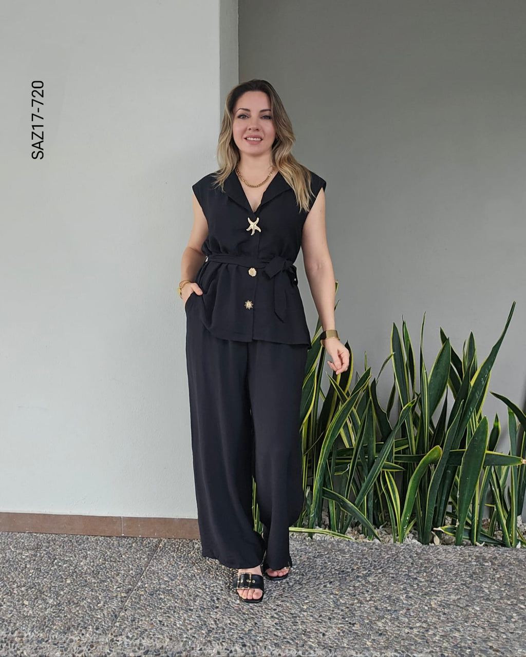 Set de blusa sin manga y pantalón  Q 720