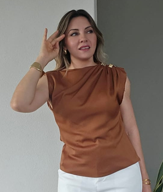 Blusa sin mangas escote drapeado K 854