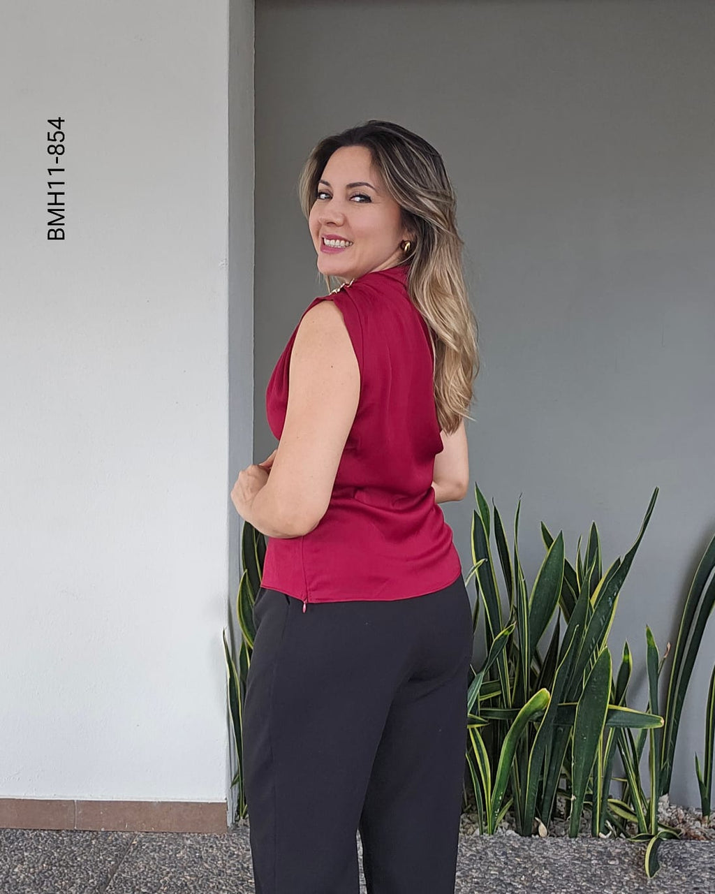 Blusa sin mangas escote drapeado K 854