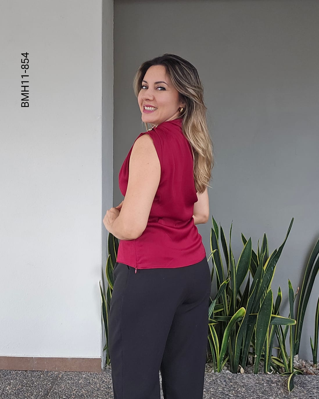 Blusa sin mangas escote drapeado K 854