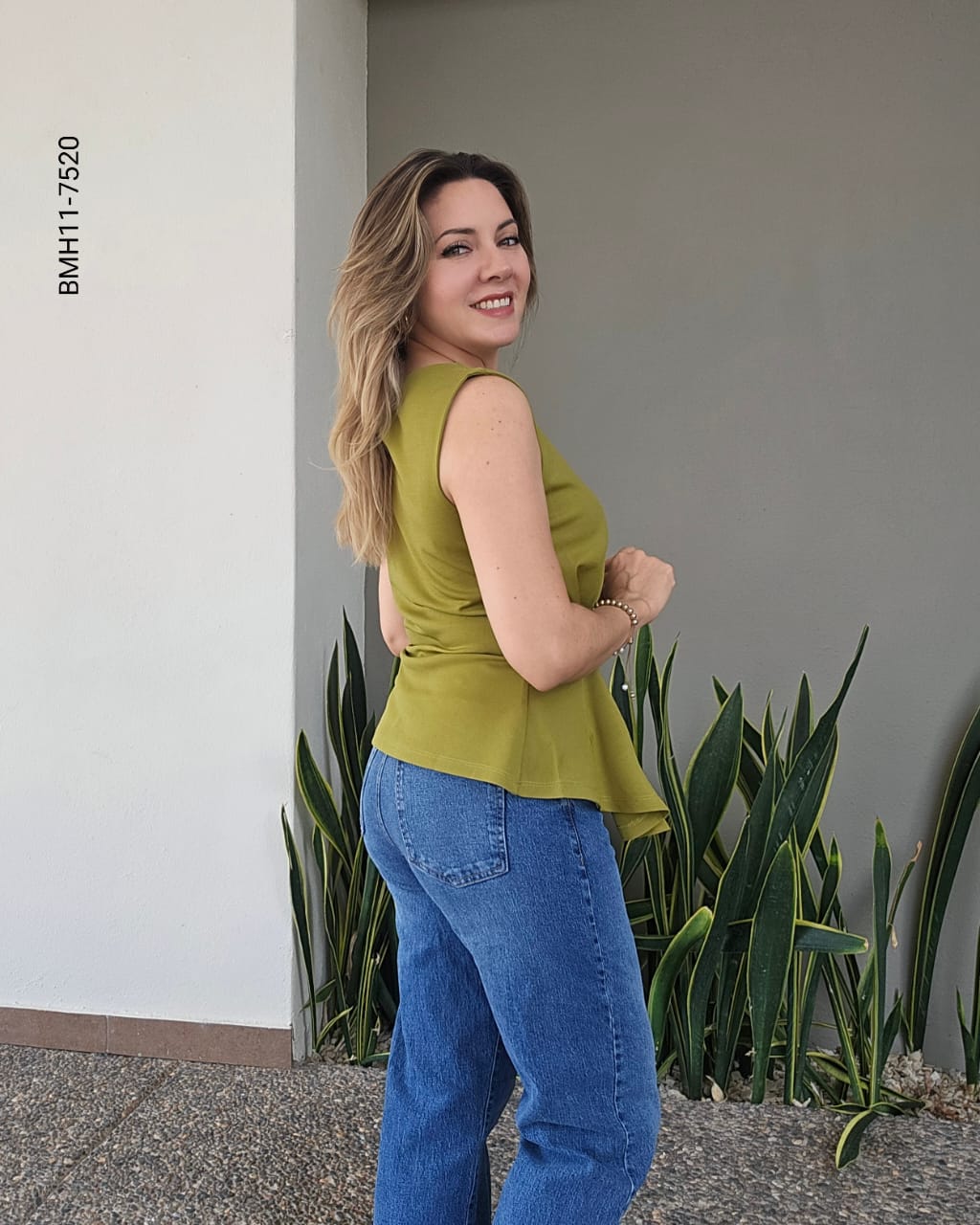 Blusa drapeado cruzado con herraje dorado K 7520