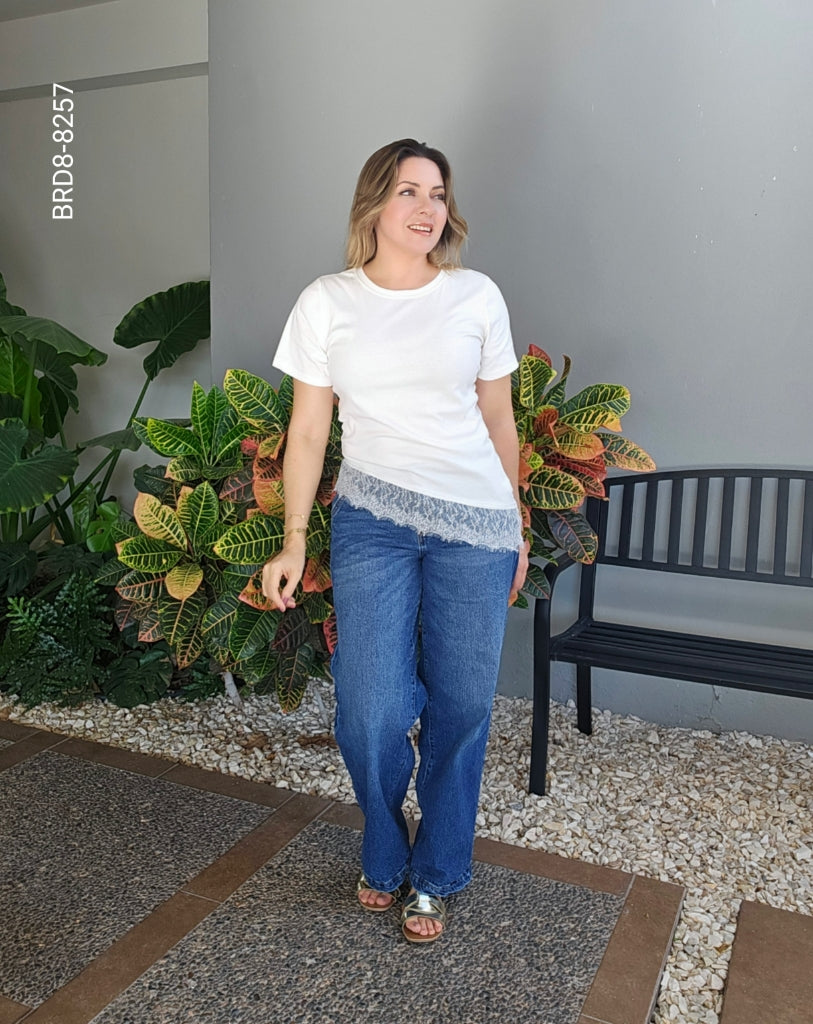 Blusa de manga corta con bajo de encaje H 8257
