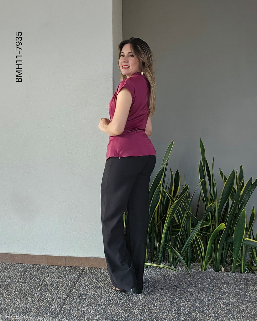 Blusa de Satín con Pliegues Asimétricos y Lazo en Cintura K 7935